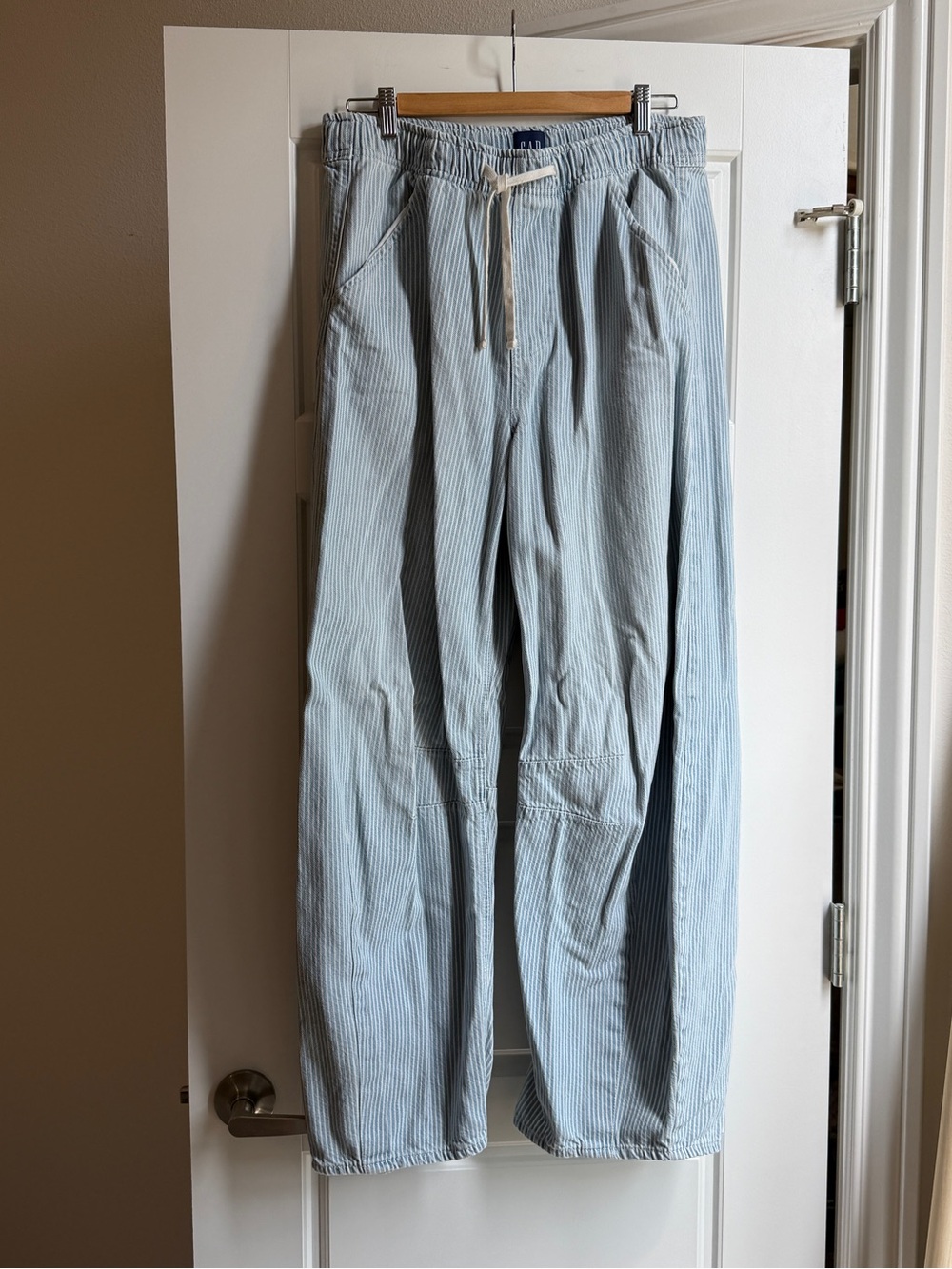 GAP elastic waist railroad stripe barrel leg jeans - Picture 2 of 6